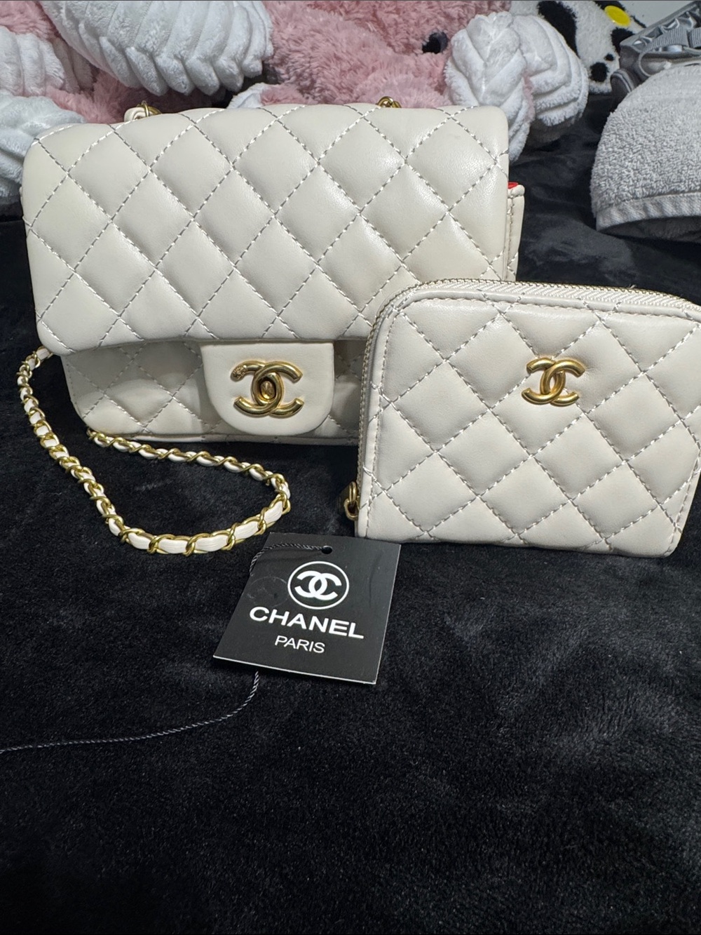 Source Unknown Cream Quilted Crossbody Bag with Gold Hardware